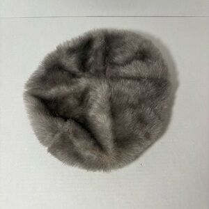 Vintage 60s 70s Retro Gray Faux Fur Beret Winter Women’s Hat Chic Old Money